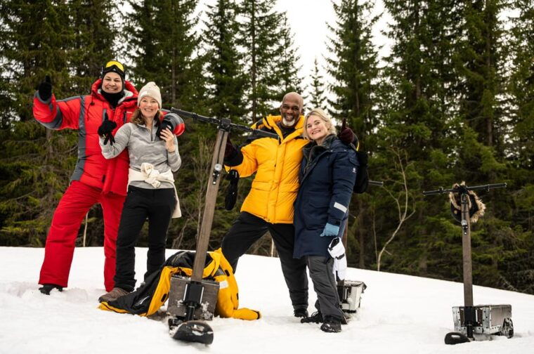 tromso-electric-snow-scooter-adventure-campfire-and-guide