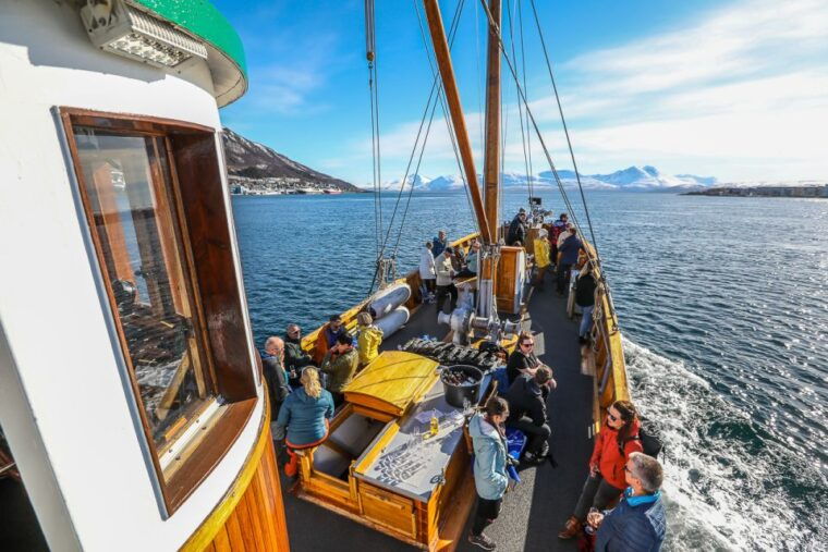 tromso-fjord-history-cruise-with-snack-and-drinks