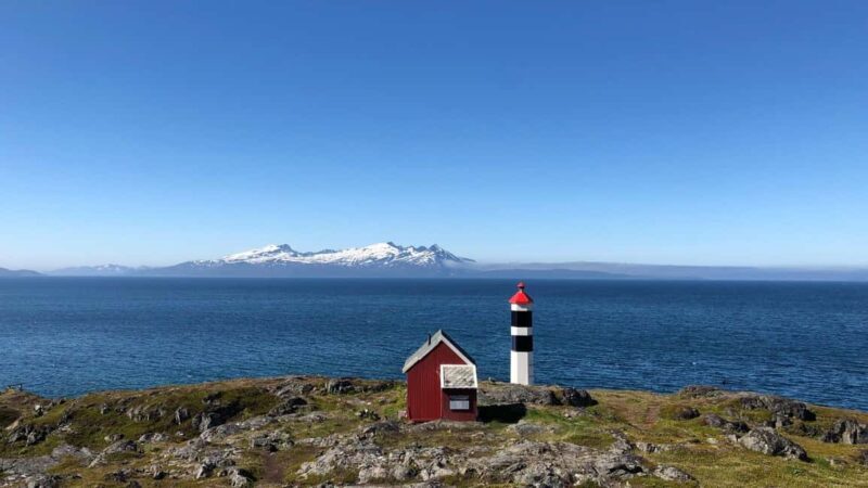 Tromsø: Lyngstuva Lighthouse Guided Hike with Lunch - An In-Depth Look at the Lyngstuva Lighthouse Guided Hike