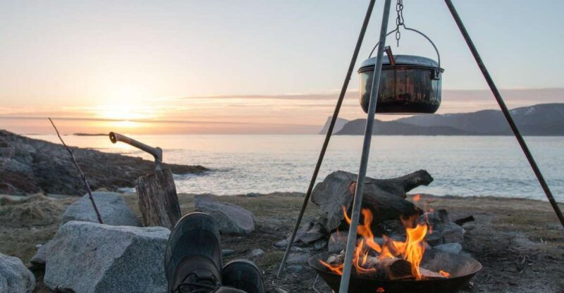 tromso-midnight-sun-campfire-tour