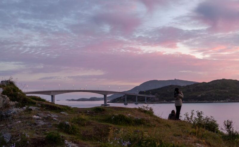 tromso-midnight-sun-campfire-tour