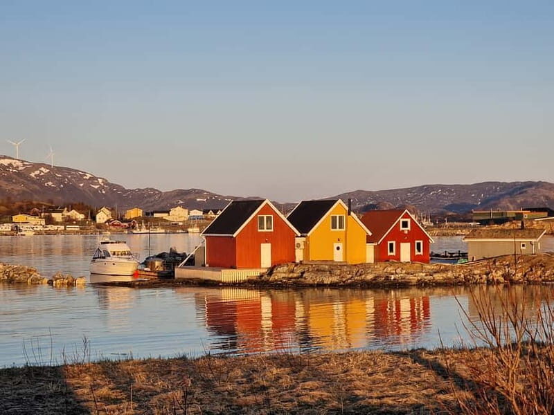 Tromsø: Northern Lights Adventure in Tromsø with Free Photos - Key Points