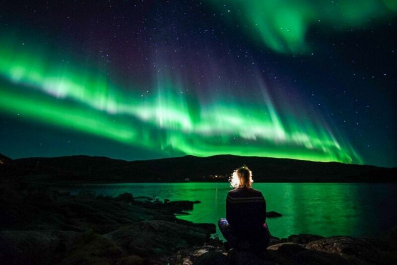 Tromsø: Northern Lights by Minibus with Photos & bodysuits - Key Points