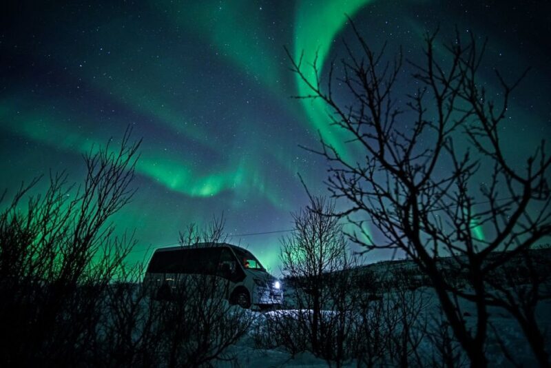 Tromsø: Northern Lights by Minibus with Photos & bodysuits - FAQs