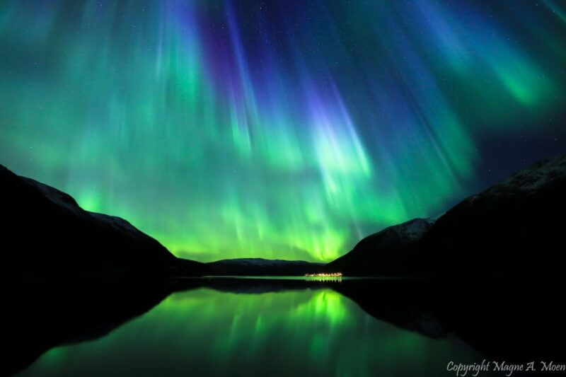 tromso-northern-lights-chase-with-free-photos