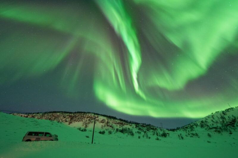 tromso-northern-lights-hunt-with-photos-and-hot-food
