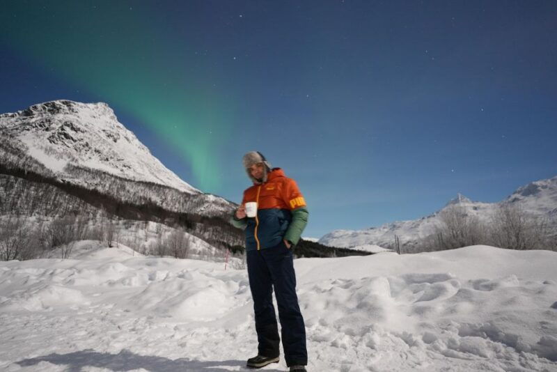 tromso-northern-lights-minibus-small-private-tour-group