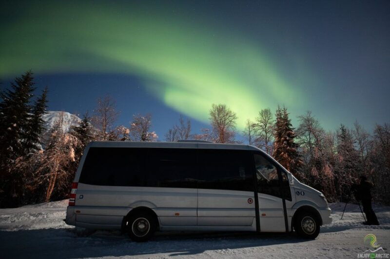 tromso-northern-lights-trip-with-campfire-and-snacks