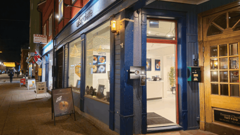 tromso-reveal-your-eye-experience-at-the-iris-galerie