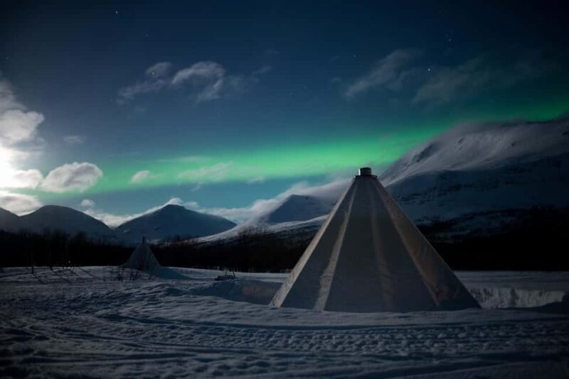 Tromsø: Sami Culture, Northern Lights and Reindeer Feeding - Reindeer Feeding and Sami Storytelling: Authentic Cultural Encounters