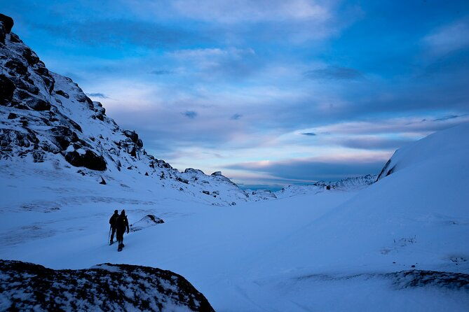 tromso-snowshoeing-excursion-to-viewpoint