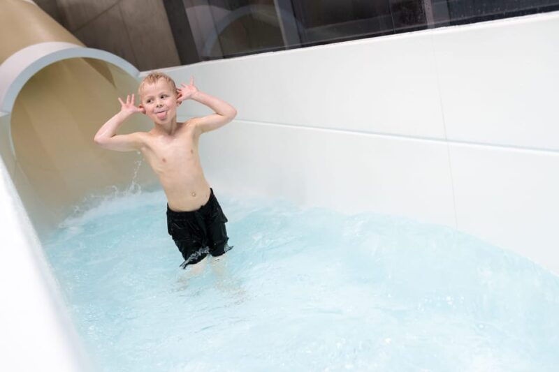 tromso-spa-pool-with-bath-sauna-and-outdoor-heated-pool