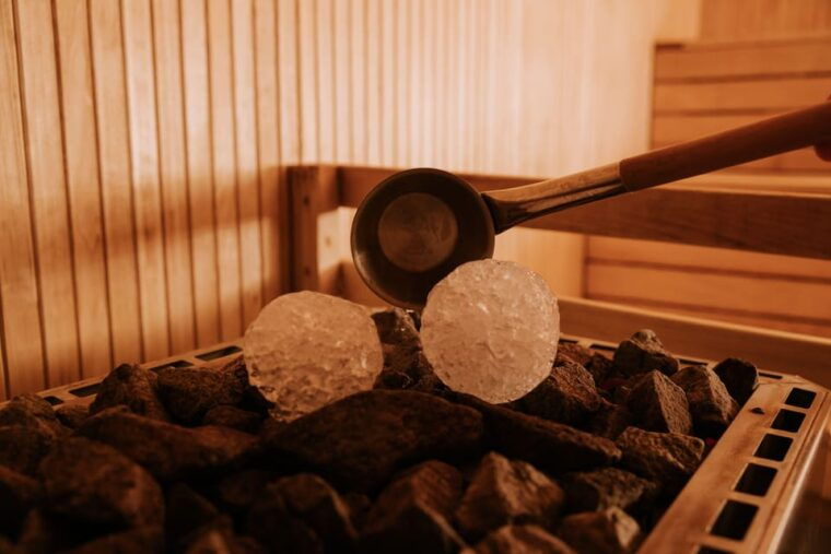 tromso-spa-pool-with-bath-sauna-and-outdoor-heated-pool