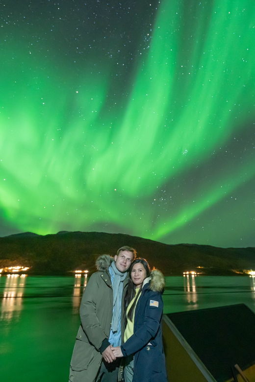 tromsonorthern-lights-tour-with-photo-and-suits-local-guide