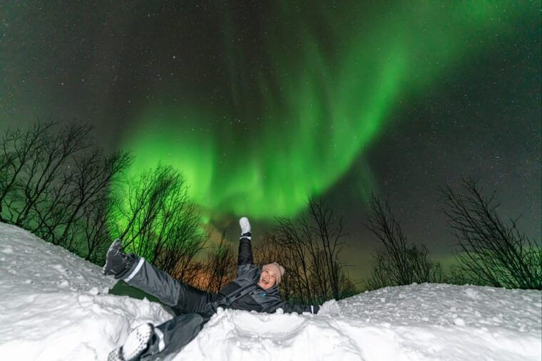 tromsonorthern-lights-tour-with-photo-and-suits-local-guide
