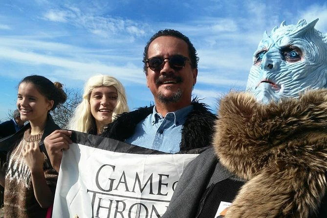 tron-of-thrones-guided-visit-we-are-not-encyclopedias-with-legs