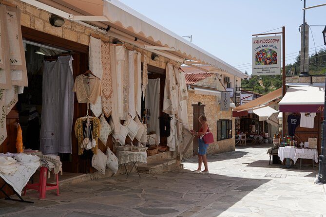 Troodos Mountains 4x4 Tour with Meze Lunch from Larnaca - What Makes This Tour Stand Out?