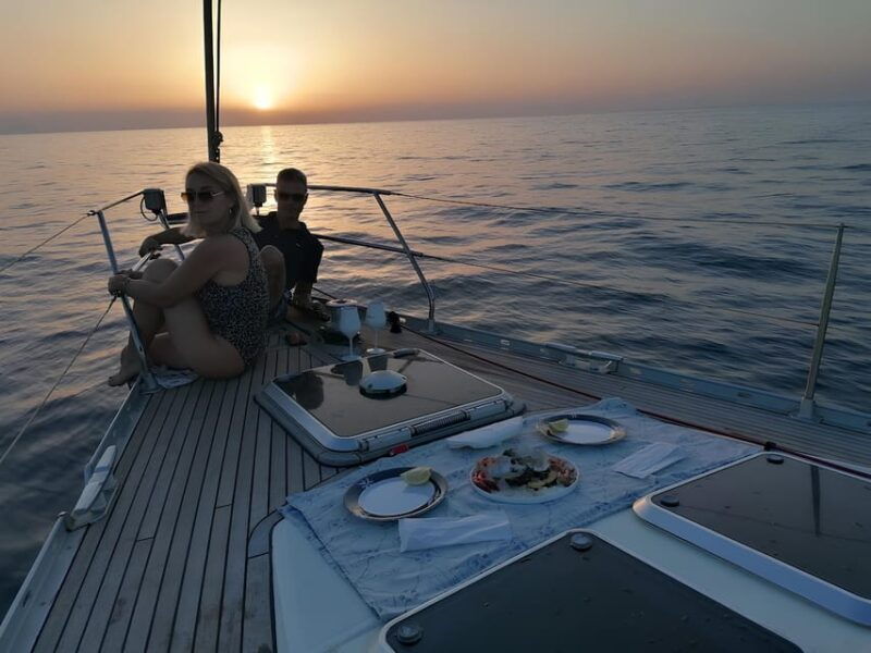 tropea-sunset-aperitif-on-a-sailing-boat