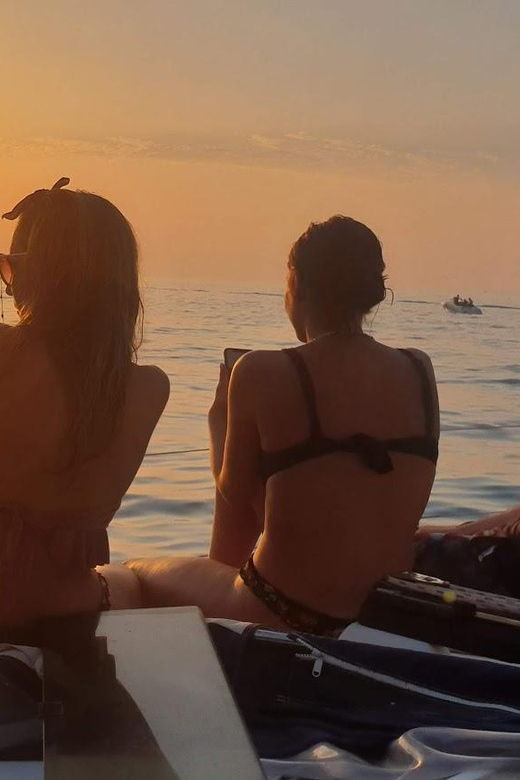 tropea-sunset-aperitif-on-a-sailing-boat