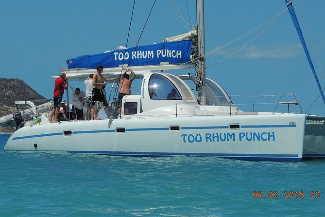 tropical-catamaran-snorkeling-sailing-and-beach-experience