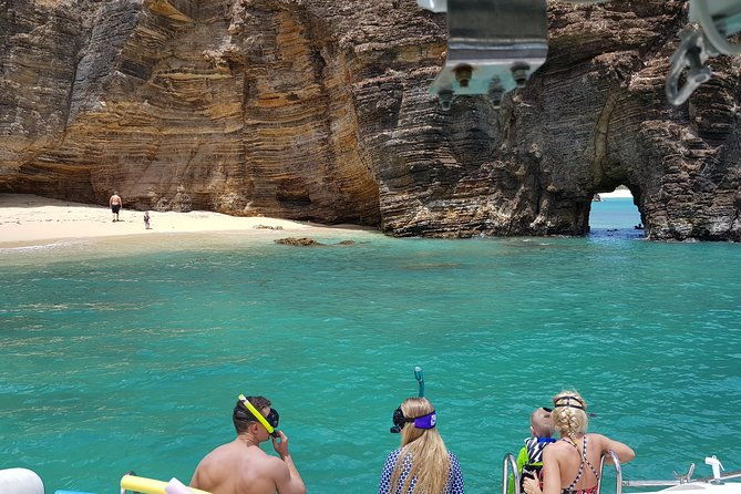 tropical-catamaran-snorkeling-sailing-and-beach-experience