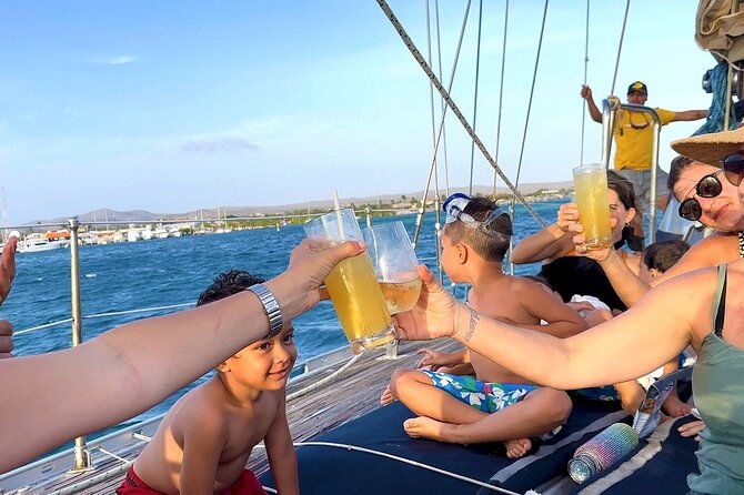 tropical-dream-snorkel-and-dinner-sail-in-aruba