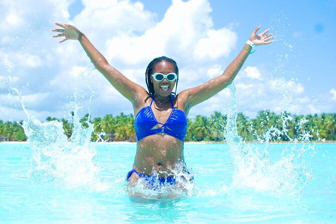 tropical-experience-boat-party-with-snorkeling-and-natural-pool