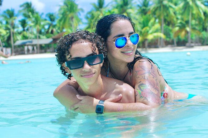 tropical-experience-boat-party-with-snorkeling-and-natural-pool