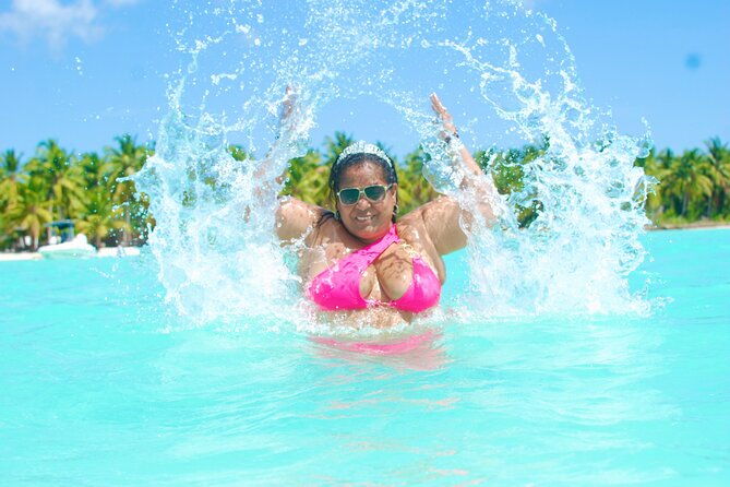 tropical-experience-boat-party-with-snorkeling-and-natural-pool