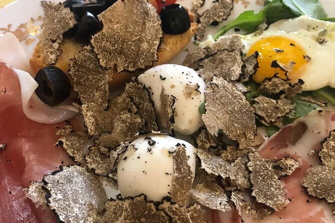 truffle-hunting-with-food-tasting-3