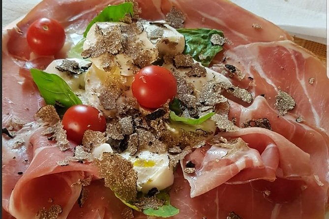 truffle-hunting-with-food-tasting