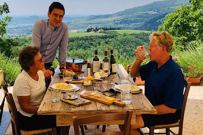 truffle-hunting-with-wine-tasting