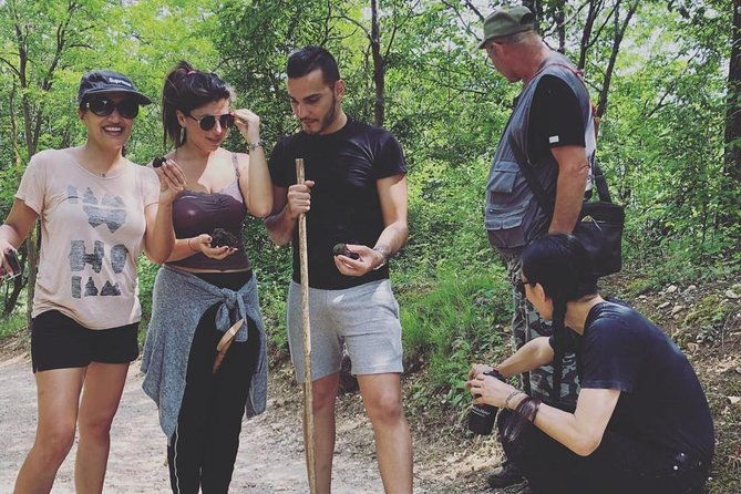 truffle-hunting-with-wine-tasting