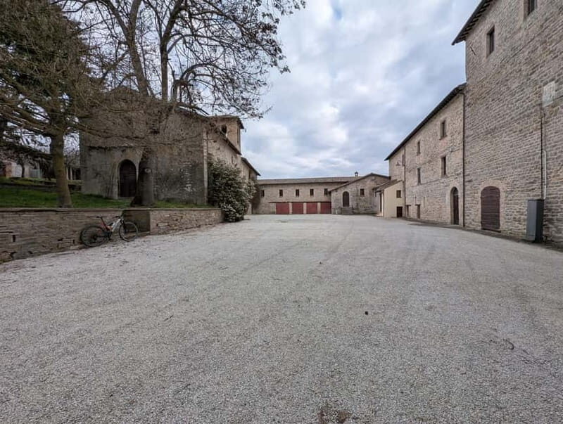 Truffle trail between Gubbio and Pietralunga: an e-bike tour combining taste and history - The Challenge and Who Should Consider It