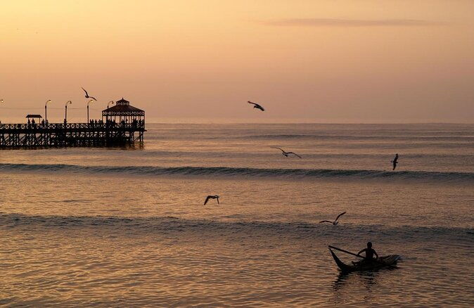 trujillo-in-a-day-moon-temple-and-museum-chan-chan-huanchaco-beach