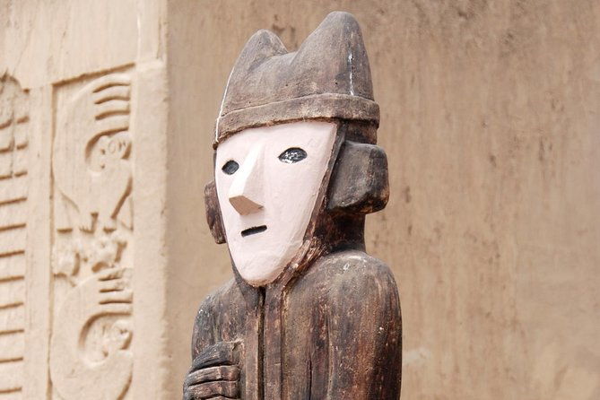 trujillo-in-a-day-moon-temple-and-museum-chan-chan-huanchaco-beach