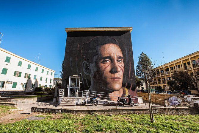 trullo-photo-tour-popular-art-and-poetry-on-the-walls-of-a-neighborhood