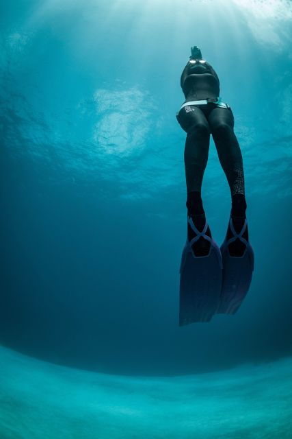 try-free-diving-in-the-island-of-the-big-blue