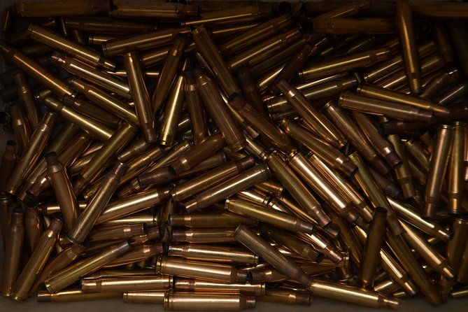 try-out-iconic-weapons-the-winchester-glock-17-and-kalashnikov