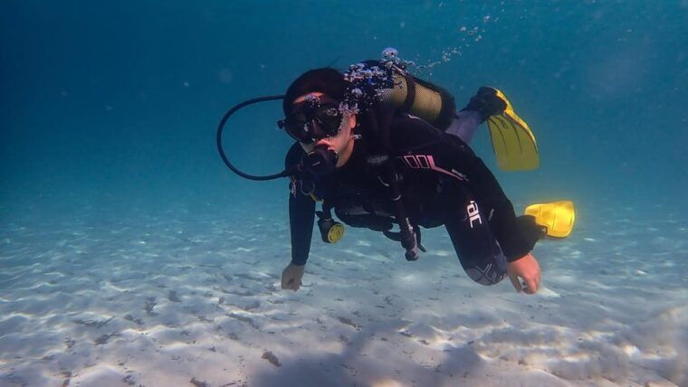 try-scuba-menorca-your-first-underwater-breath-in-the-ocean