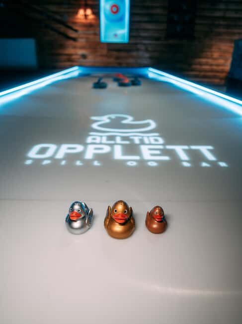 Try Street-curling in Top Bergen Activity Bar! - Is It Worth the Price?