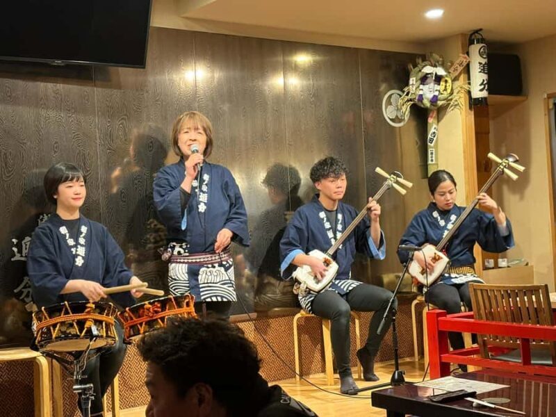 Tsugaru shamisen performance over traditional dinner - The Intimate Atmosphere and Small Group Benefits