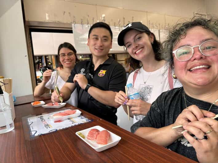 tsukiji-market-food-hopping-tour-3hours