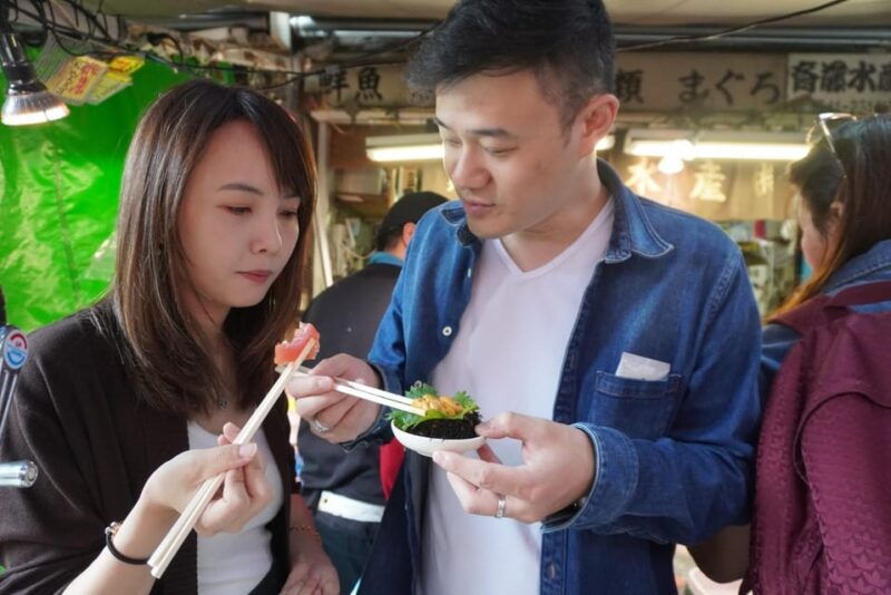 tsukiji-market-foodie-tour-enjoy-seafood-sushi-and-sake