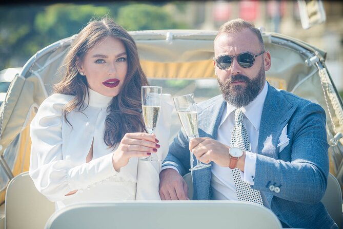 tuk-tuk-bucharest-romantic-tour-minibar-included