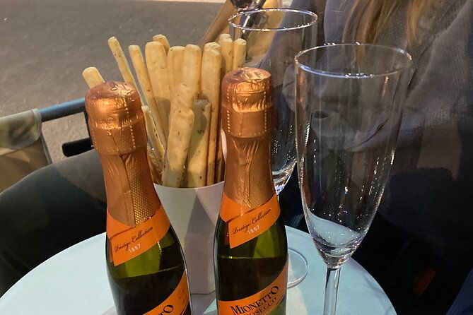 tuk-tuk-bucharest-romantic-tour-minibar-included