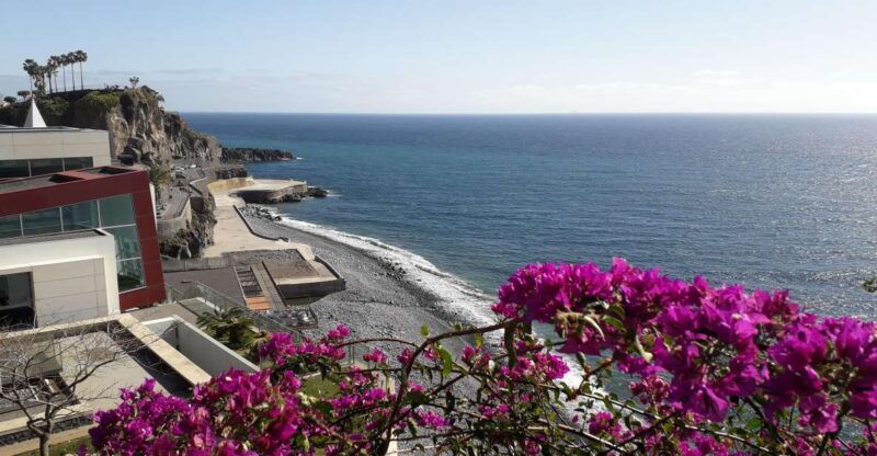 tuk-tuk-camara-de-lobos-madeira-island