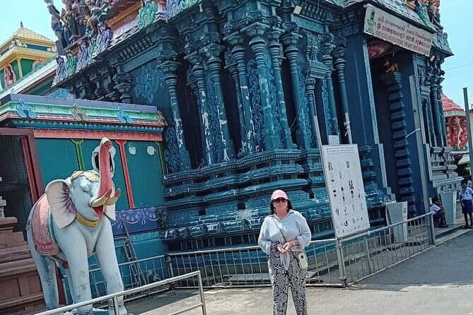 Tuk-Tuk City Tour Colombo SL - An Introduction to Colombo’s Charm