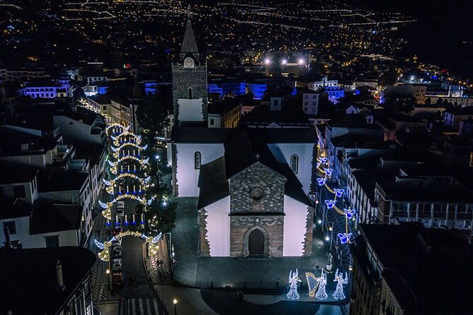 tuk-tuk-funchal-magic-christmas-lights