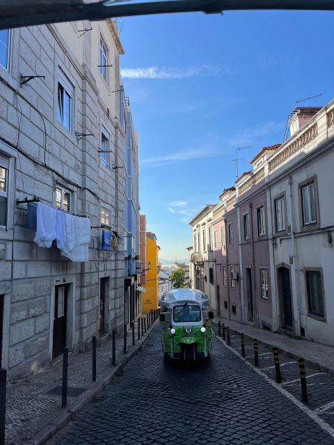 tuk-tuk-lisbon-3h00-lisbon-charms